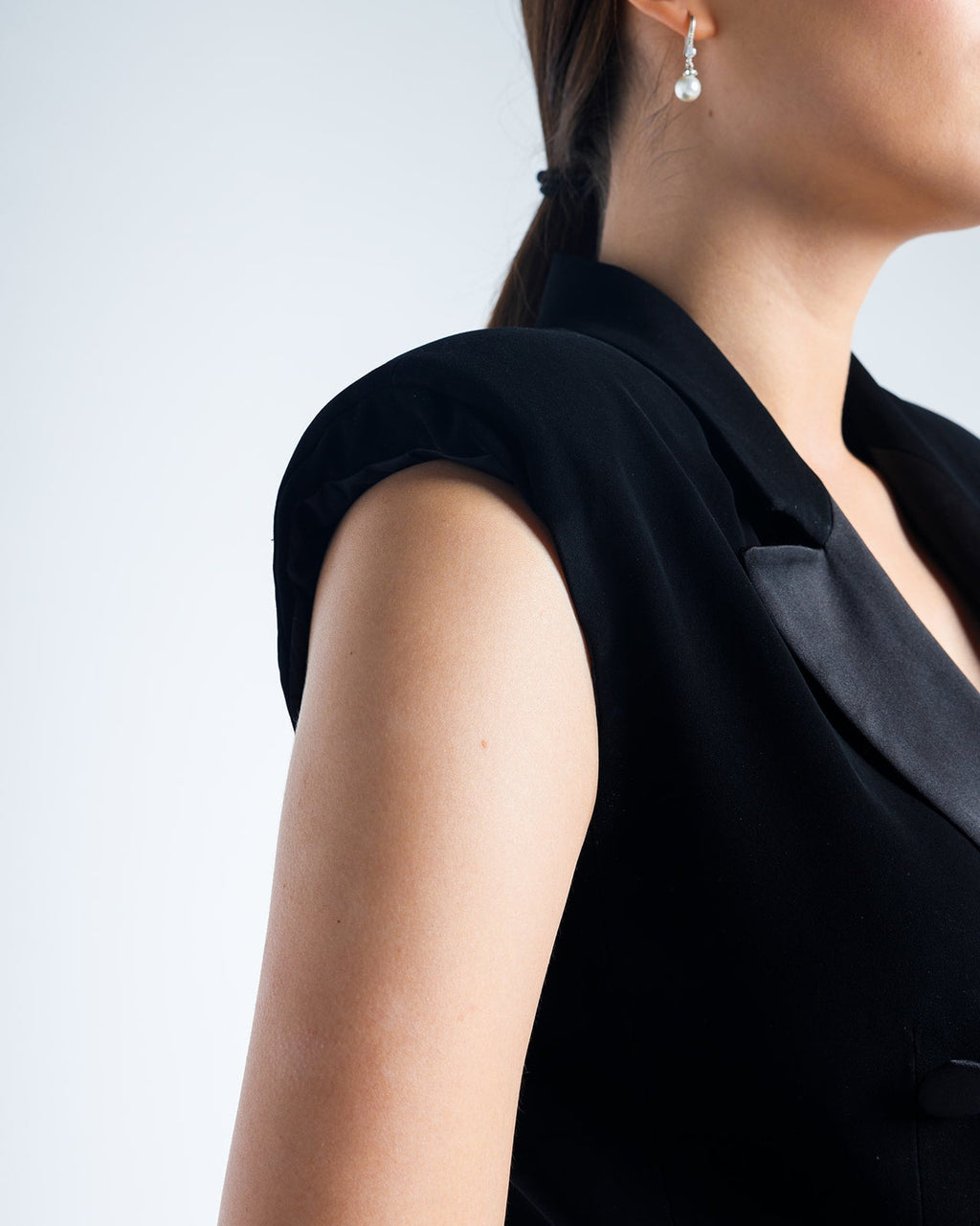 CIA DOUBLE BREASTED WOOL CREPE BLAZER