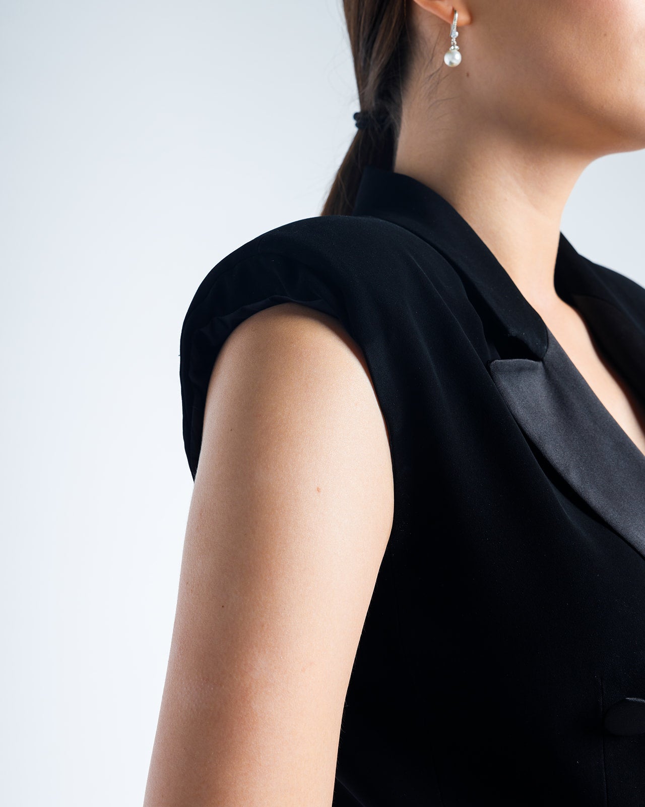 CIA DOUBLE BREASTED WOOL CREPE BLAZER